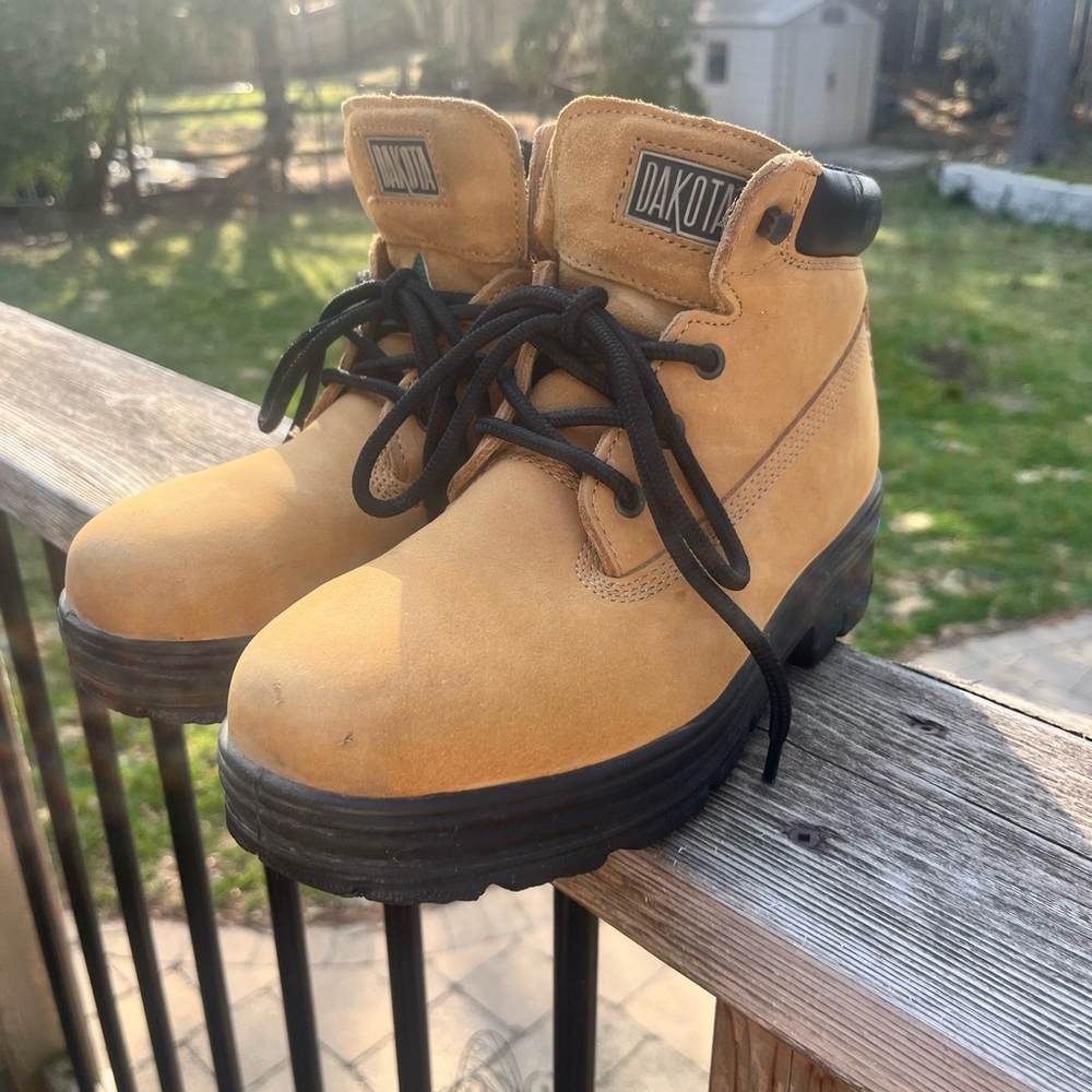 Womens SA approved work boots size 8 …Tan